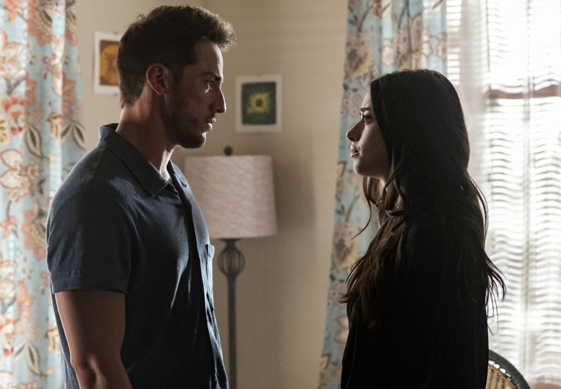 How 'Roswell, New Mexico' Gets Reboots and Latinx Characters Right 1 Roswell, New Mexico