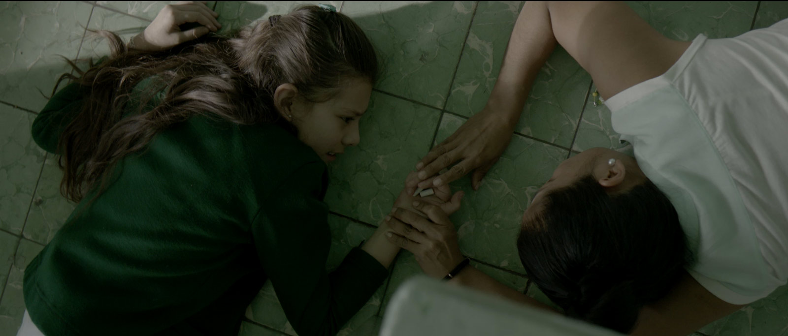 REVIEW: 'Tigers Are Not Afraid' is a Dark Fairy Tale that Rips Your Heart Open 1 Tigers Are Not Afraid