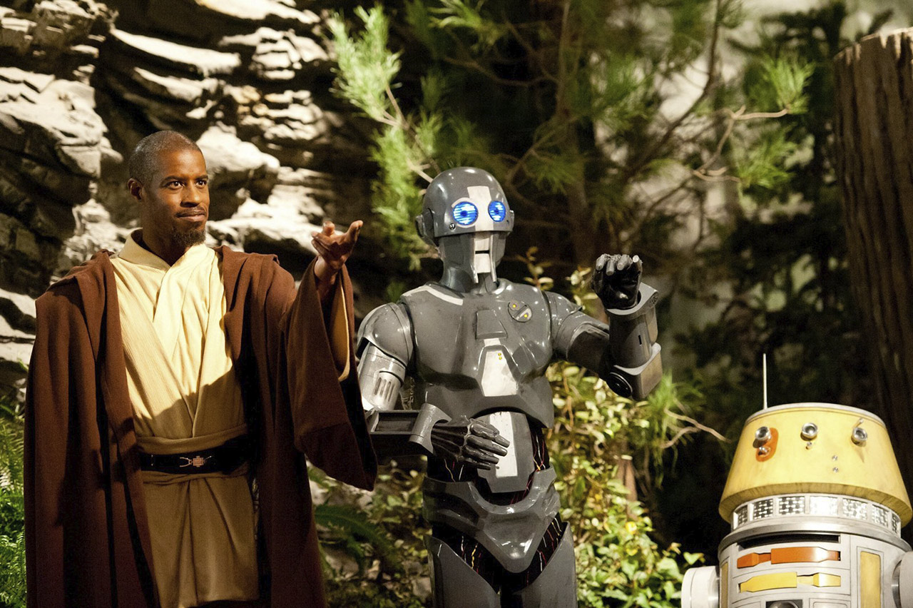 REVIEW: 'Star Wars - Jedi Temple Challenge' 1 Star Wars: Jedi Temple Challenge - Master Kelleran Beq (Ahmed Best) with his Droid Companions AD-3 (Mary Holland) and LX-R5