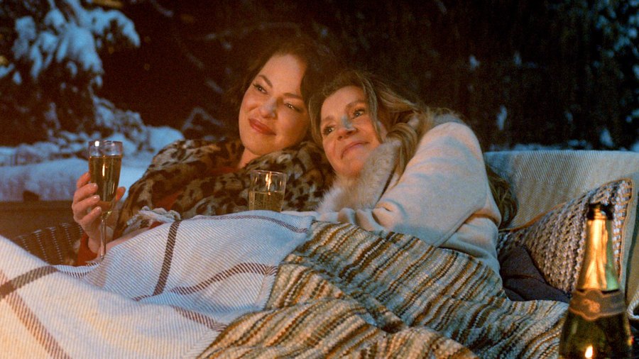 REVIEW: 'Firefly Lane,' Season One 1 Firefly Lane