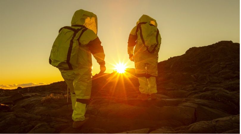 REVIEW: 'Red Heaven' - The Real Experience of Surviving on Mars 1 Red Heaven - But Why Tho