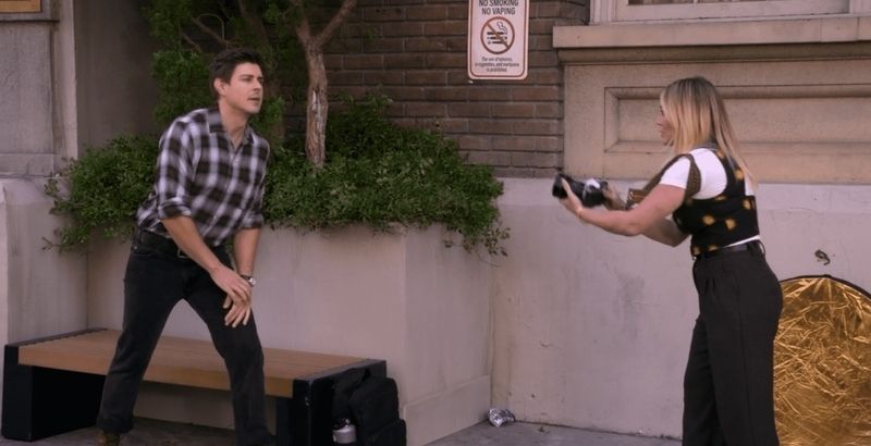 REVIEW: 'How I Met Your Father' Episode 3 - "The Fixer" 1 The Fixer - How I Met Your Father - But Why Tho