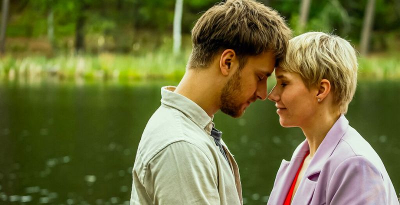 REVIEW: 'Tonight You're Sleeping With Me' But I'd Rather Not 1 Tonight You're Sleeping With Me - But Why Tho