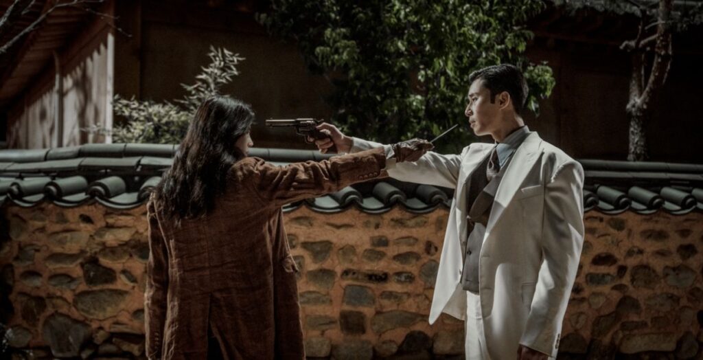 Park Seo-jun and Han So-hee in Gyeongseong Creature Season 1 - Netflix
