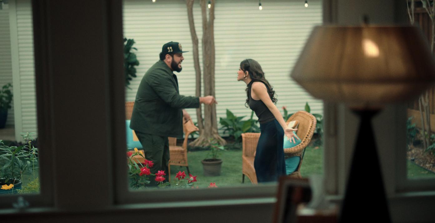 Mo Amer and Teresa Ruiz in Mo Season 2