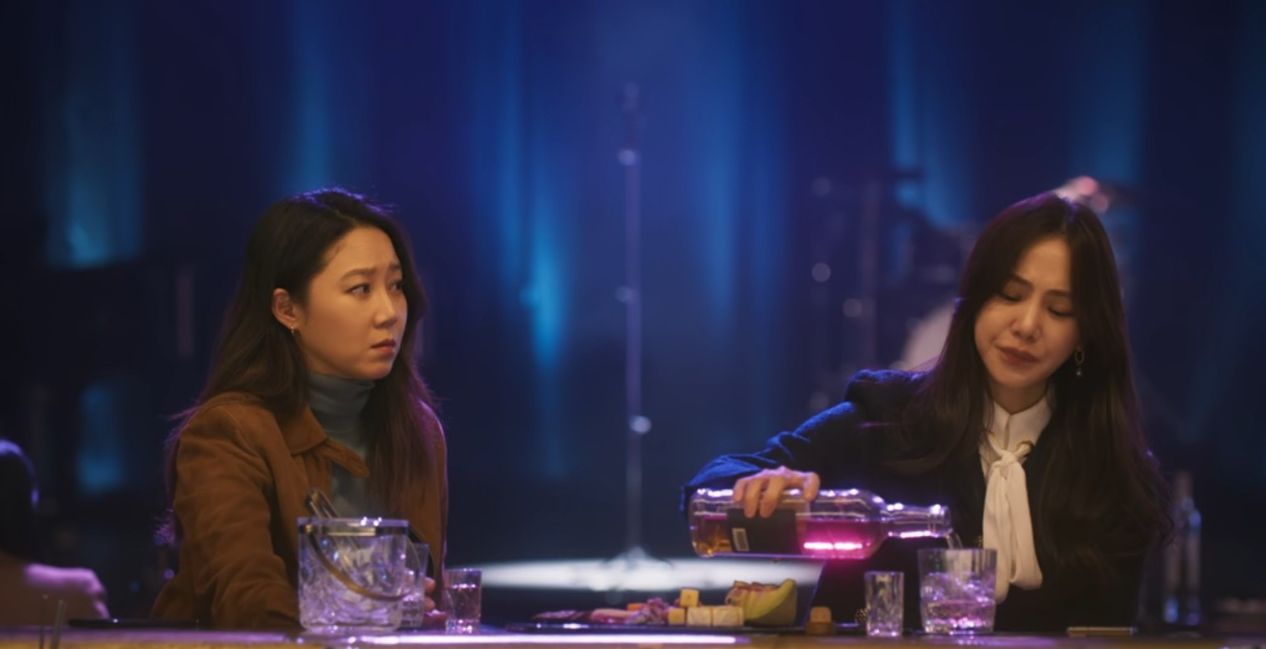 Kong Hyo-jin and Han Ji-eun in When The Stars Gossip Episode 12