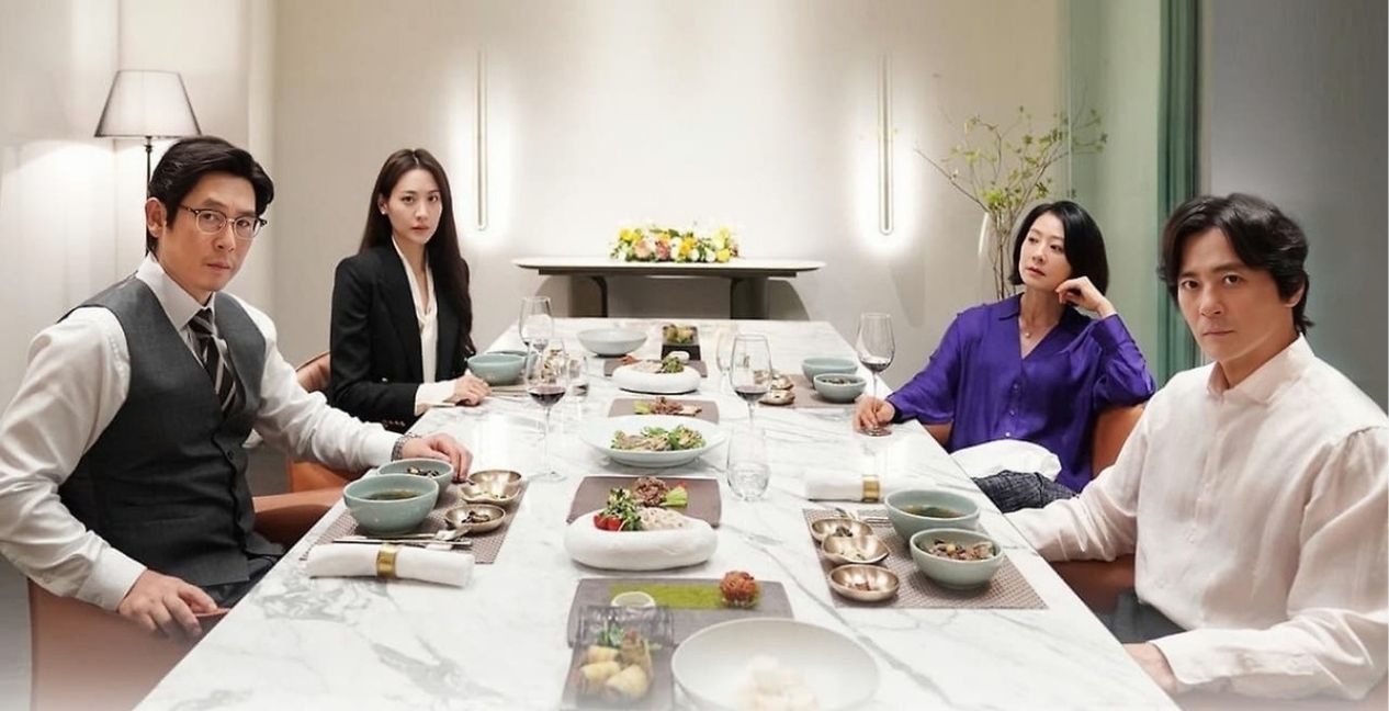 Sul Kyung-gu, Claudia Kim, Kim Hee-ae, and Jang Dong-gun in A Normal Family