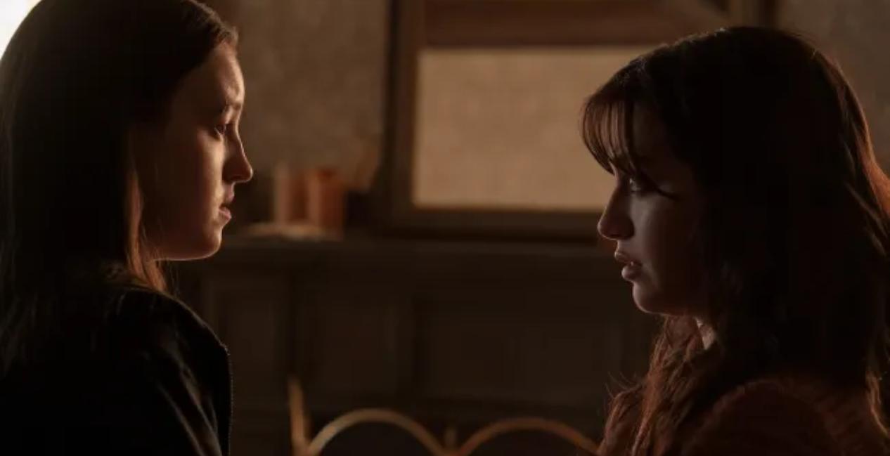 Ellie and Dina in Last of Us Season 2 Episode 3 